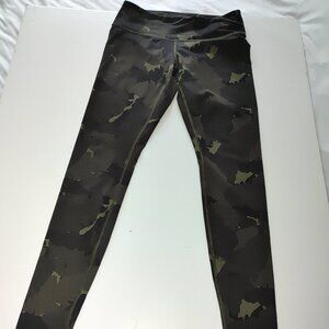 LULULEMON Woman's Mid Rise Stretched Leggings Size 8 NWOT